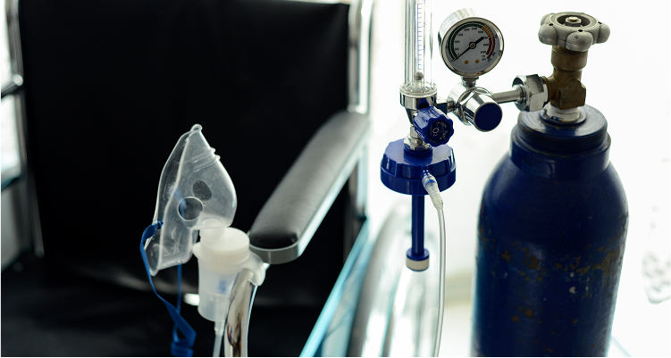 酸素ボンベ